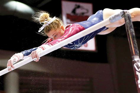 Gymnasts set personal bests | UIC today