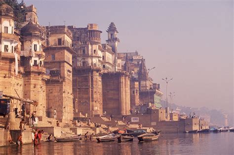 8 Important Ghats in Varanasi that You Must See