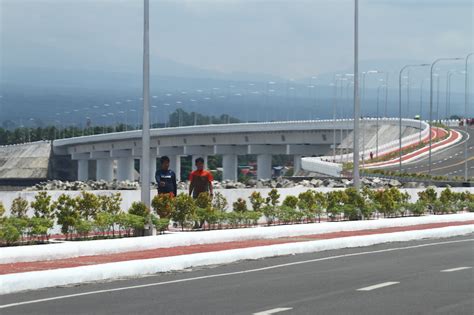 Marcos: Davao Citys coastal road will address traffic congestion drive economic growth ...