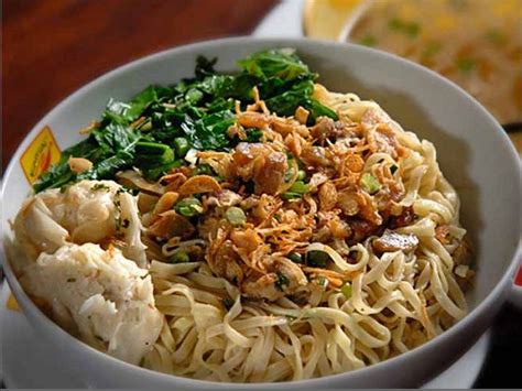 You Can Make At Home How To Make mie bawang in Pontianak - cocostyles