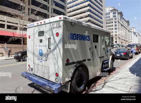 Brinks armored truck Stock Photo - Alamy