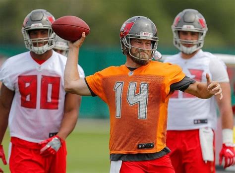 (14) Ryan Fitzpatrick | Buccaneers football, Tampa bay buccaneers ...