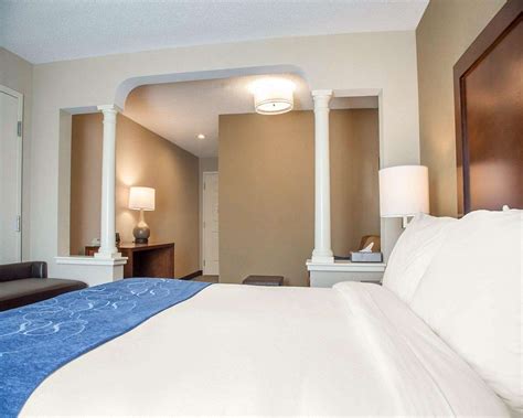 Comfort Suites West Warwick, RI - See Discounts