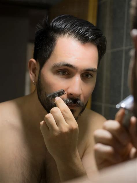 How to Shave a Mustache Like a Pro - A Step-by-Step Guide | Dapper ...