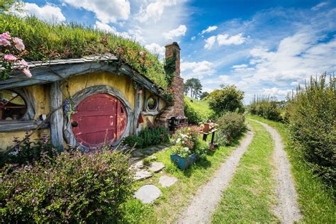 Hobbiton Movie Set Tours From Auckland - Half Day | Backpacker Deals