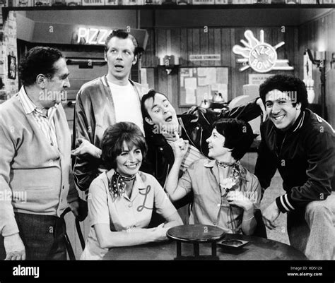 LAVERNE AND SHIRLEY, (back, from left): Phil Foster, Michael McKean, David L. Lander, (front ...