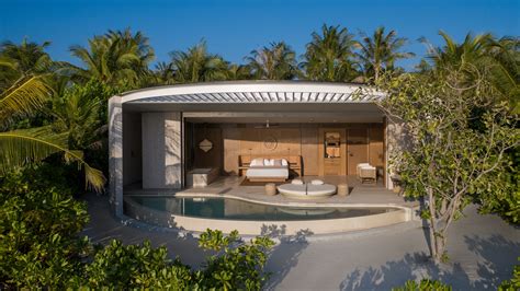 Ritz-Carlton Maldives, Fari Islands – Hotel Review | Condé Nast Traveler