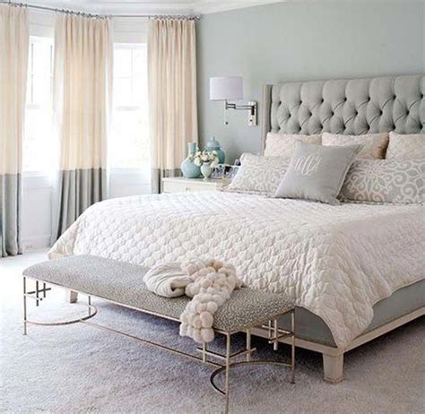 Nice 50 Stylish Carpet For Master Bedroom Ideas. #habitacionesmatrimoniales | Classy bedroom ...