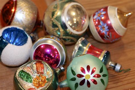 The Polished Pebble: Collecting: Vintage Christmas Ornaments