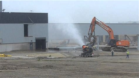 Demolition of Ford Motor Co. plant begins in St. Paul - YouTube