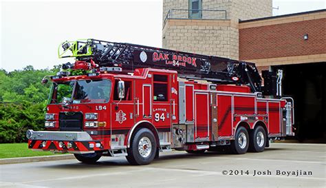 fire truck with black aerial ladder « chicagoareafire.com