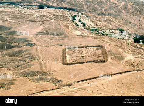 Masada ,roman camp and the siege wall Stock Photo, Royalty Free Image: 32194534 - Alamy