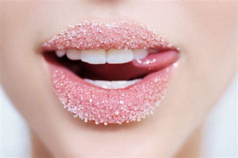 Four ways to have natural pink lips - Sir Health