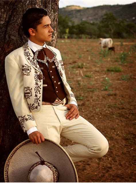 Traje de Charro | Mexican outfit, Mexican fashion, Charro outfit