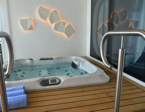 Jacuzzi of Luxury Cabin at Cruise Liner Editorial Photography - Image ...