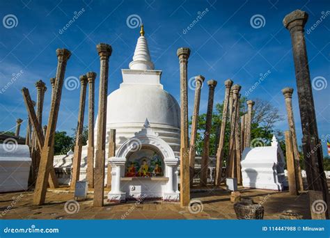 Thuparamaya Dagoba Stupa, Anuradhapura, Sri Lanka. Stock Photo ...