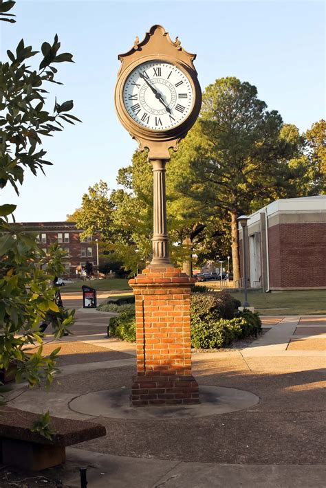 I Like Vans: Campus Photos: University of Memphis