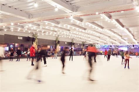 Ice Skating Rink - Queensway Central LDN | Queens London