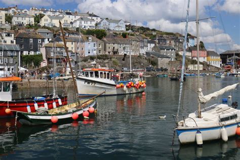 Mevagissey harbour © Derek Bennett cc-by-sa/2.0 :: Geograph Britain and Ireland