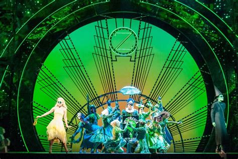 26 Best Broadway Shows & Musicals to See Right Now - TourScanner