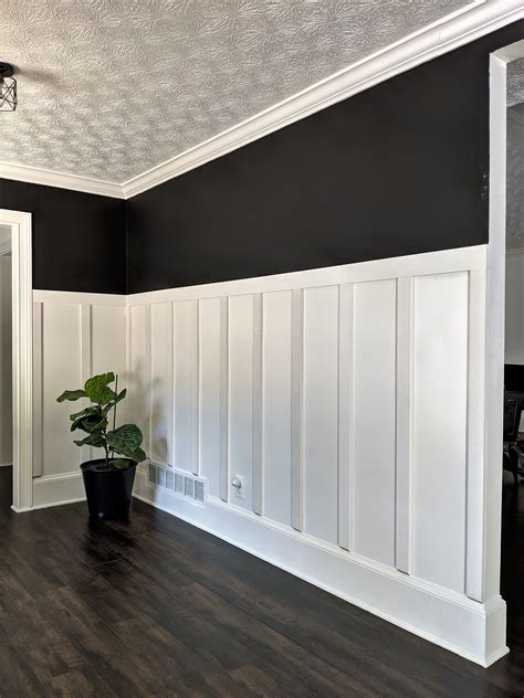 Black Accent Walls, Black Walls, White Walls, Black And White Hallway, Modern Entryway, Entryway ...