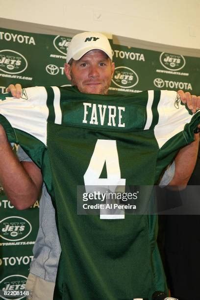 38 New York Jets Introduce Brett Favre Stock Photos, High-Res Pictures ...