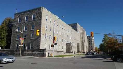 Élisabeth Bruyère Hospital - 43 Bruyère St, Ottawa, ON K1N 5C8, Canada