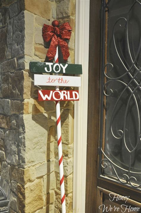 Christmas Craft (DIY Outdoor Holiday Sign) | Honey We're Home