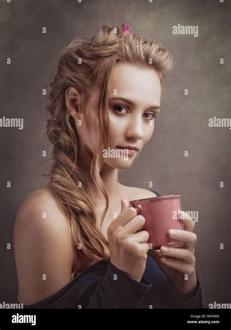 Retro tea cup hi-res stock photography and images - Alamy