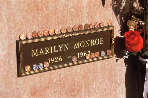 Marilyn Monroe Grave, Westwood Memorial Cemetery, Los Angeles Photograph by Peter Bennett - Fine ...