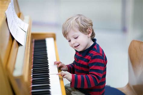 10 Benefits of Learning Piano