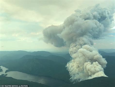 Wildfires raze 90% of Canadian village amid deadly Pacific Northwest 'heat dome' | Daily Mail Online
