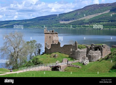 Scottish castle loch ness hi-res stock photography and images - Alamy