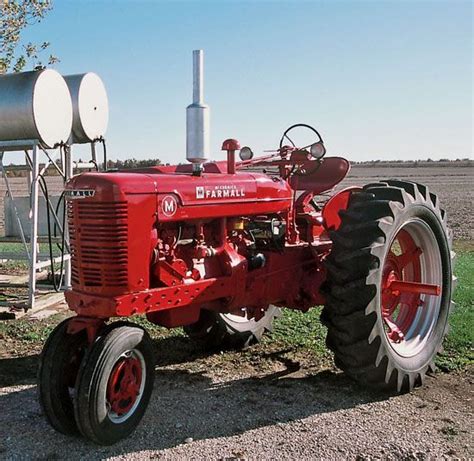 The History of Farmall Tractors: 1940-1954 - Grit | Farmall tractors, Tractors, Farmall