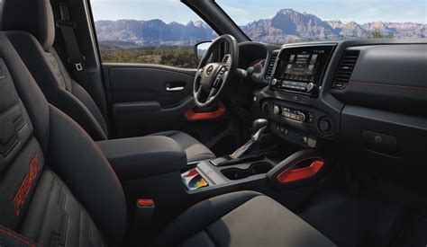 2024 Nissan Frontier Interior Photo Gallery | Nissan Canada