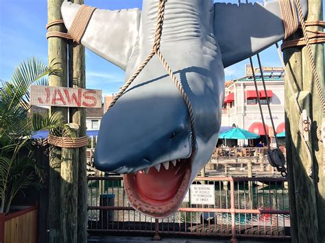 7 Hidden References to the JAWS Ride in Universal Studios Florida ...