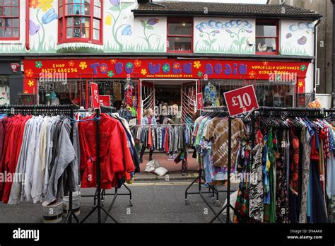 Second-hand clothes shop in North Lanes, Brighton Stock Photo - Alamy