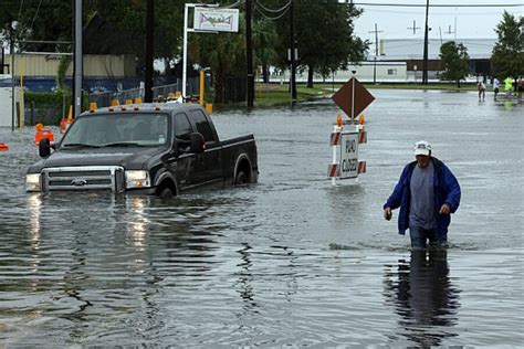 Tropical storm Lee: 'Don't go to sleep on this storm.' (VIDEO) - CSMonitor.com