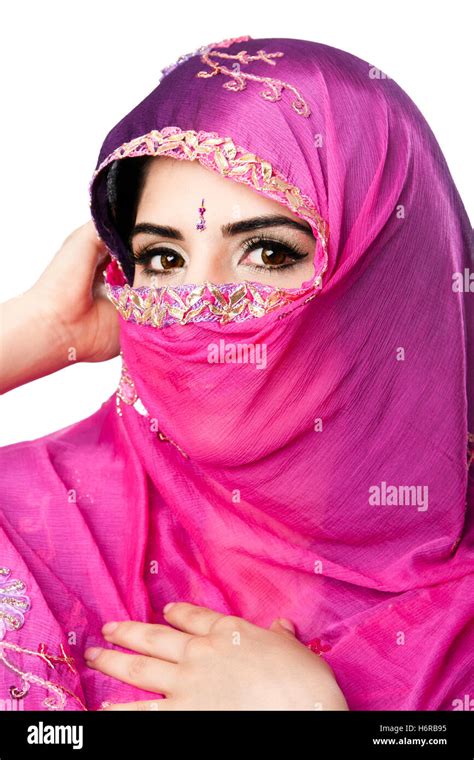 Bangladeshi muslim women hi-res stock photography and images - Alamy