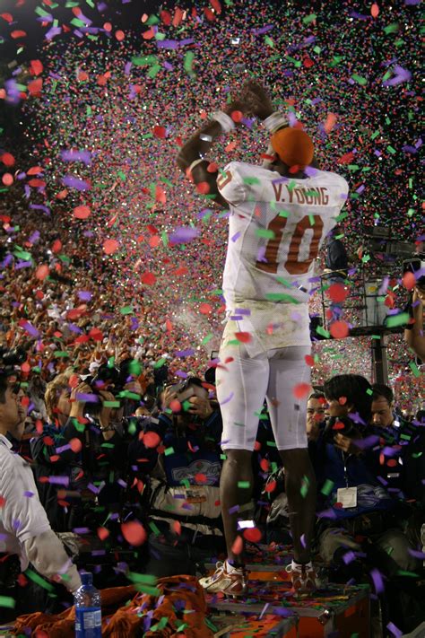 Vince Young. | Texas longhorns football, Texas football, Longhorns football