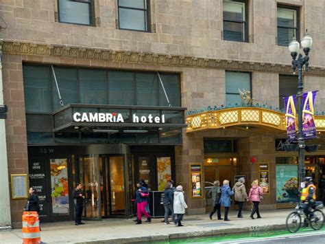 Cambria Chicago Loop – Theatre District