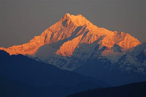 Tragedy on the World’s Third Highest Peak | Five Mountaineers Die on ...