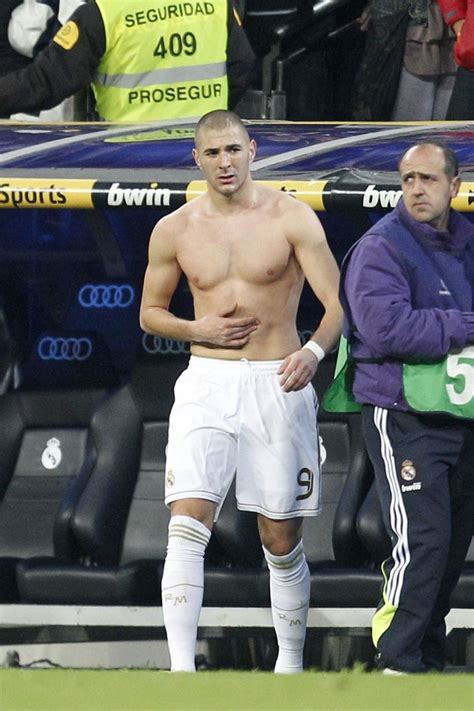 Karim Benzema abs!!! my future husband | Hombres, Futbol, Niños