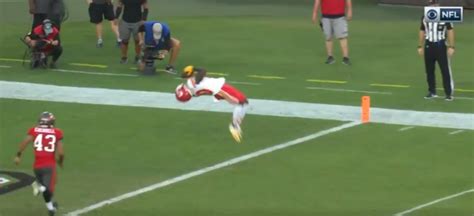 Tyreek Hill Does Backflip Into End Zone For Crazy Touchdown, Has Over ...