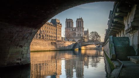 Historic Paris Tour with locals | By Walkative!