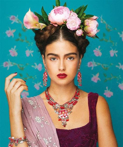 Frida Khalo Inspired look - Hot Fashion Trend: Big, Bold Flower Crowns. - Fashion Blog Mexican ...