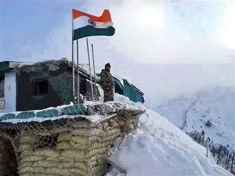 12 Pictures Of Indian Soldiers Hoisting National Flag Will Motivate You ...