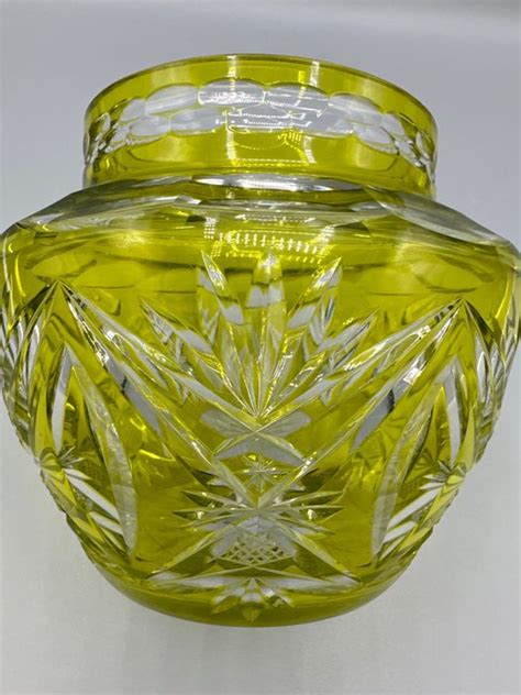 VSL Pic Fleur vase cut crystal in Yellow ca.1900 (1) - Cut - Catawiki