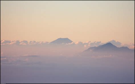 Mount Fuji! | Far in the distance, the top of Mt Fuji sticks… | Flickr