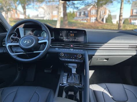 2023 Hyundai Elantra: 114 Interior Photos | U.S. News